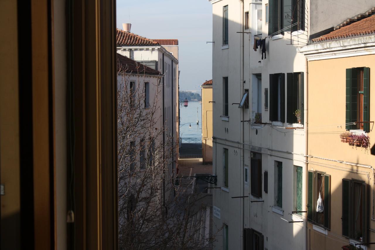 2978b * Venice
